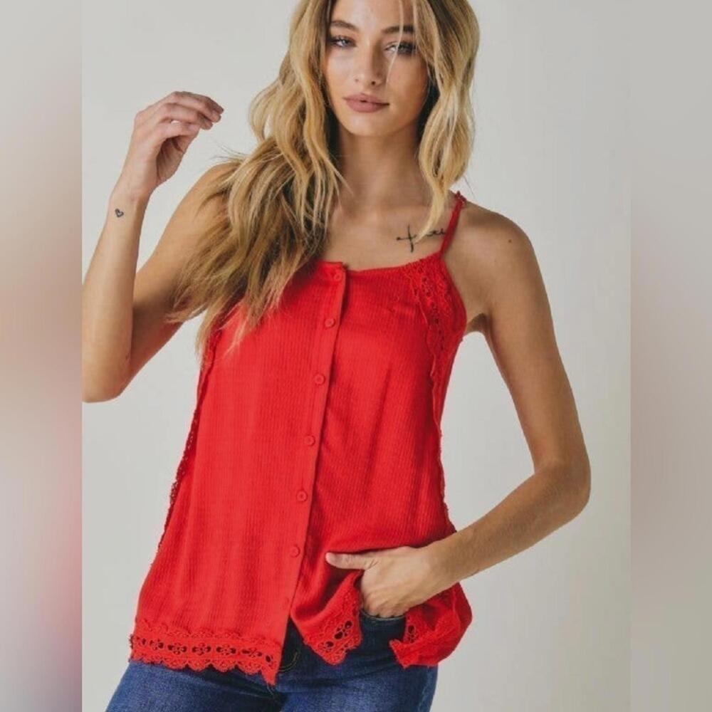 NWT Davi & Dani Size S Red Boho Lace & Button Detail Textured Cami Tank